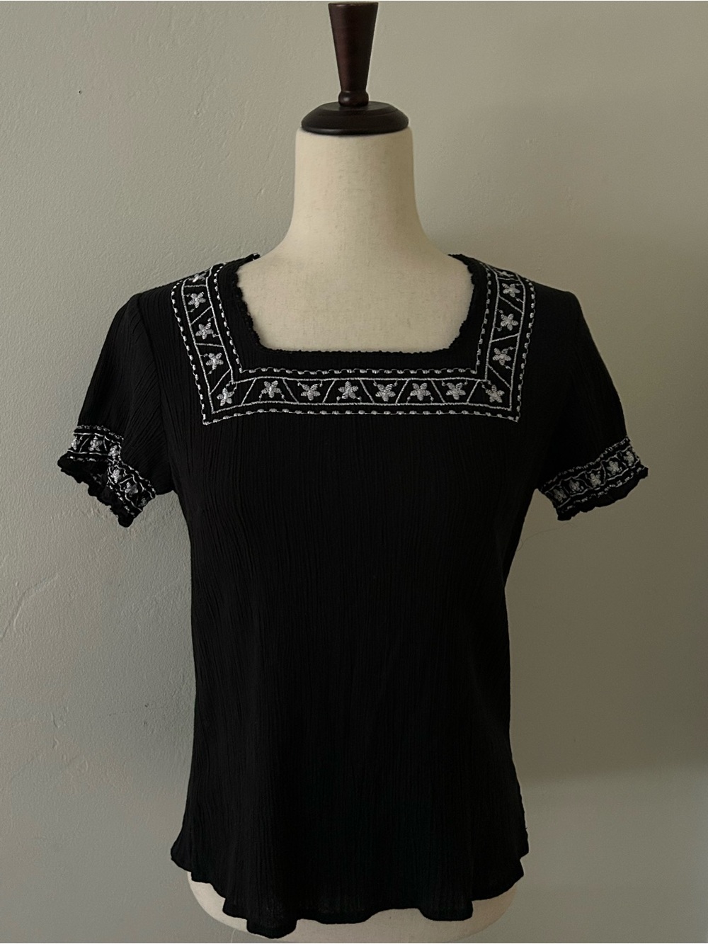 Black Square-Neck Short Sleeve Embroidered Blouse